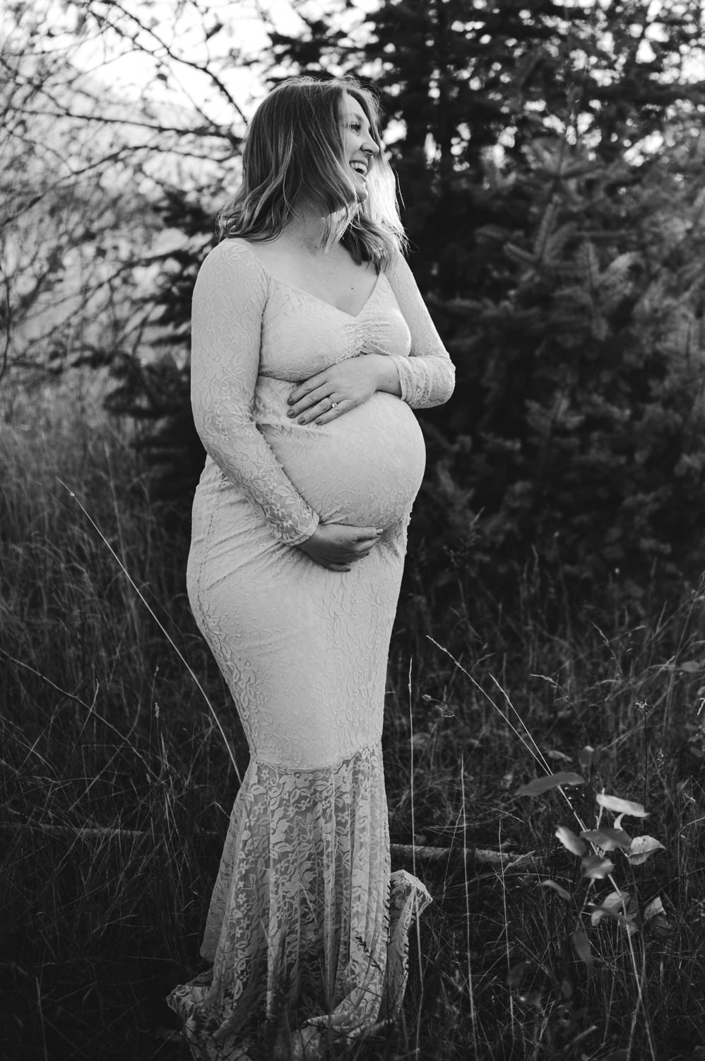 pregnant woman posing for photos
