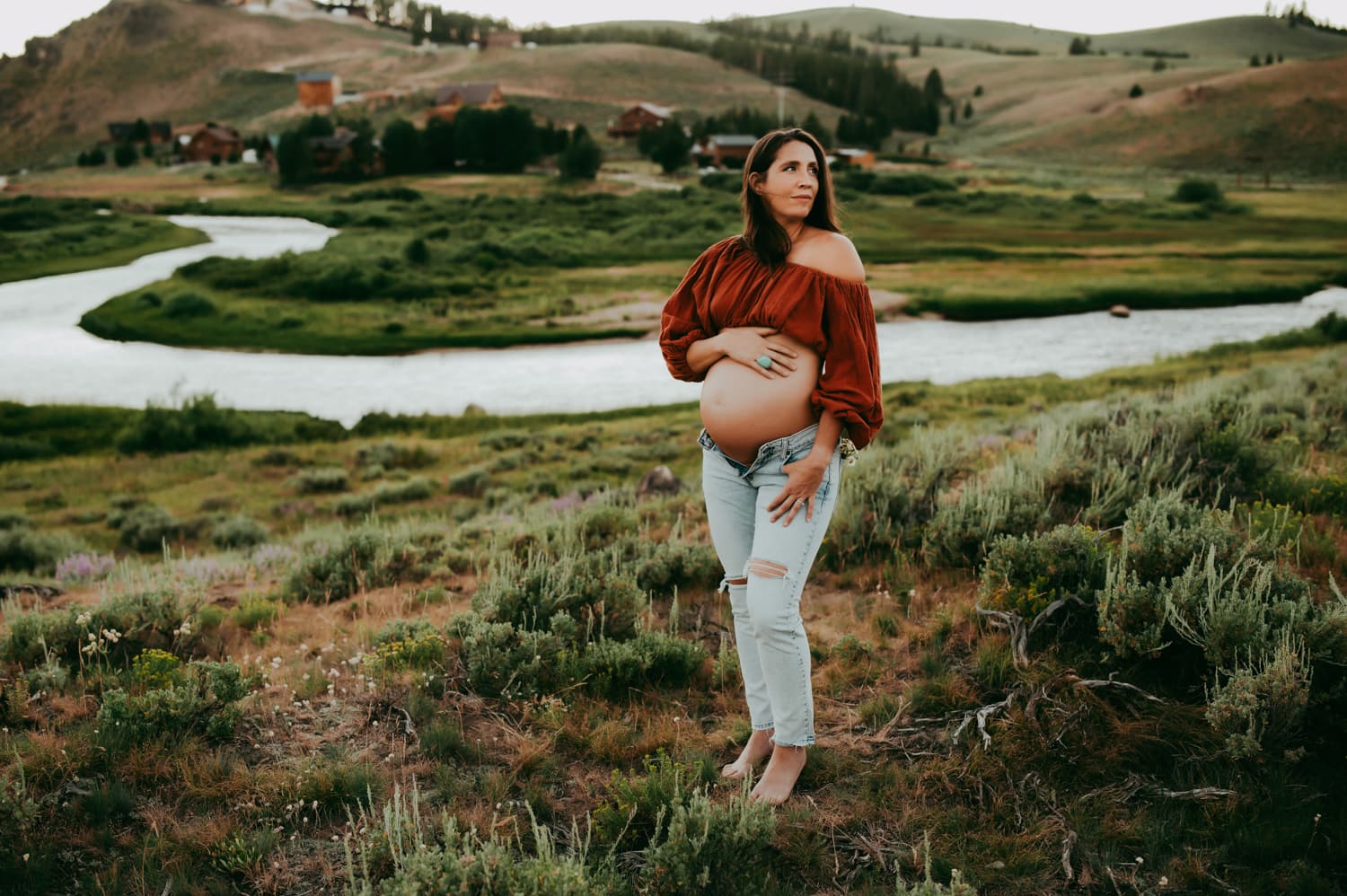 pregnant woman posing for photos
